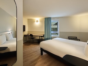 Roupas de cama premium, escrivaninha, quartos à prova de som