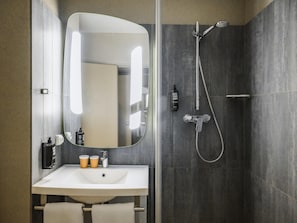 Quarto casal standard, 1 cama de casal | Roupas de cama premium, escrivaninha, quartos à prova de som