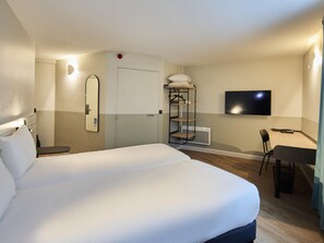 Ropa de cama de alta calidad, escritorio y sistema de insonorización 