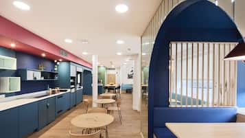 Morgenmadsbuffet hver dag (10 EUR pr. person)