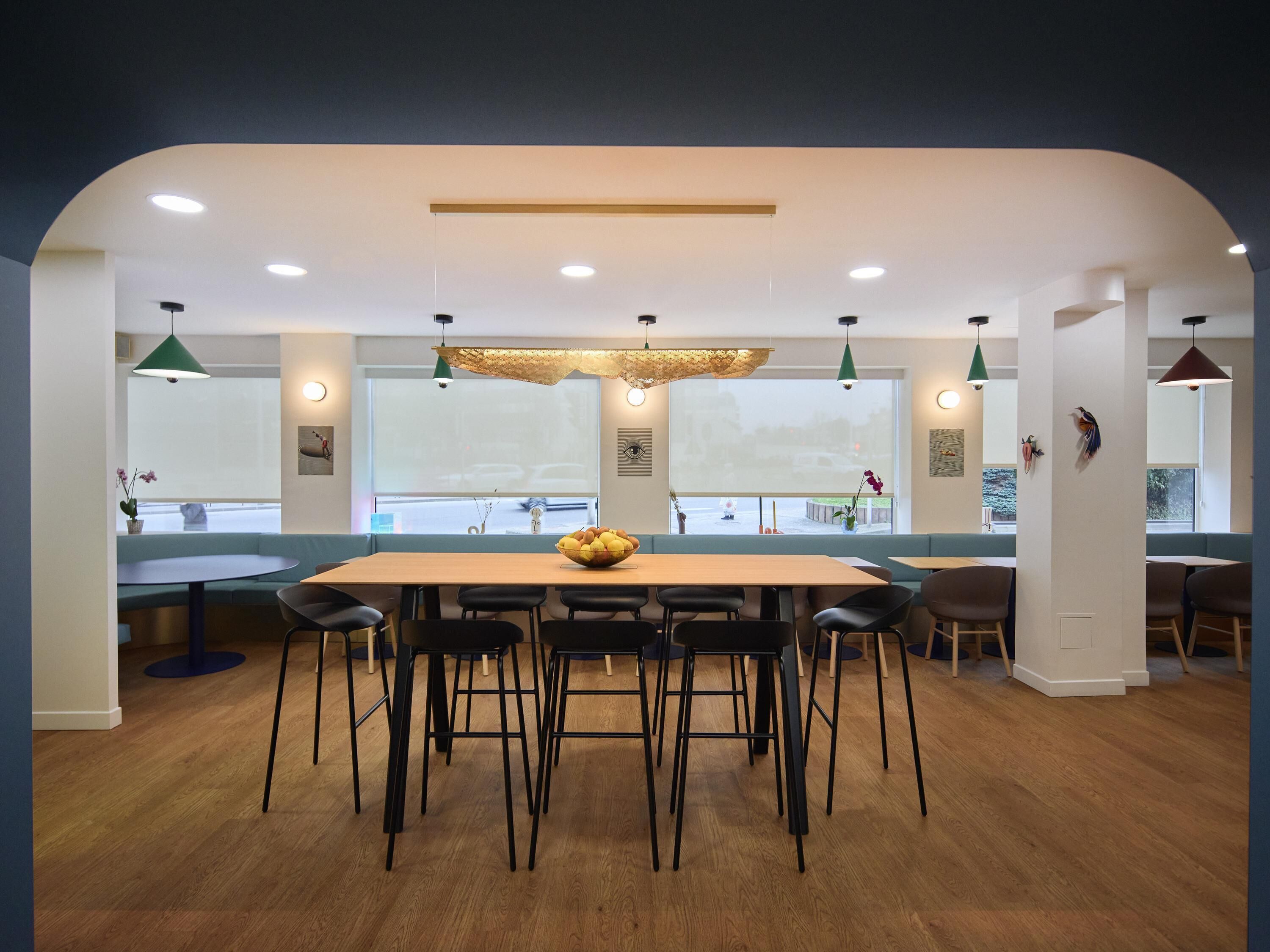 Se ofrece un desayuno bufé (10 EUR por persona)