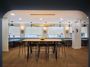 Frukostbuffé varje dag (EUR 10 per person)