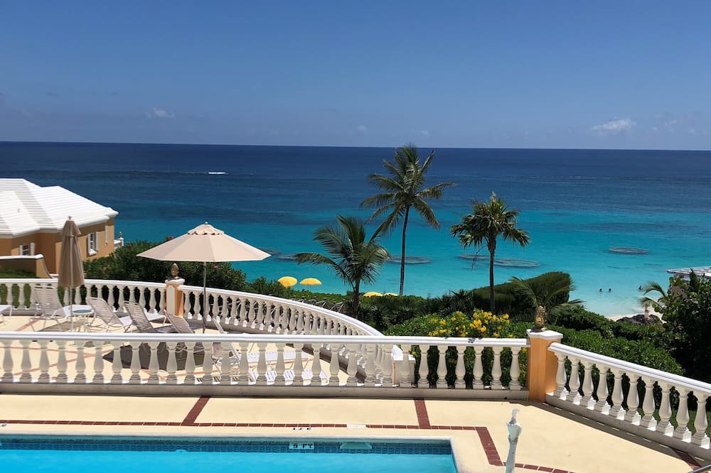 Coco Reef Bermuda