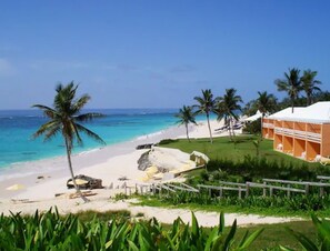 Private beach, sun-loungers, beach umbrellas, beach towels