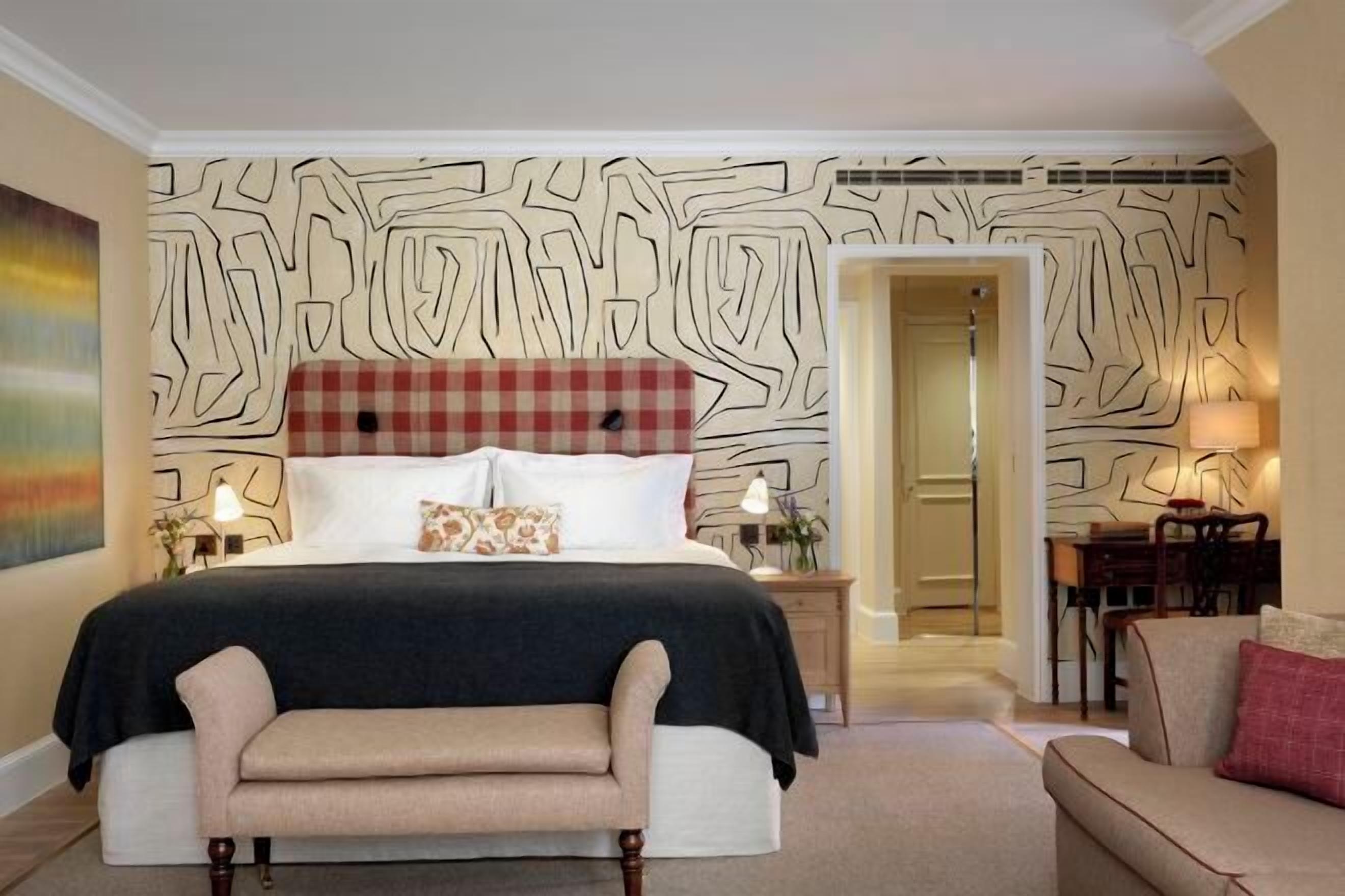 Egyptian cotton sheets, premium bedding, free minibar items