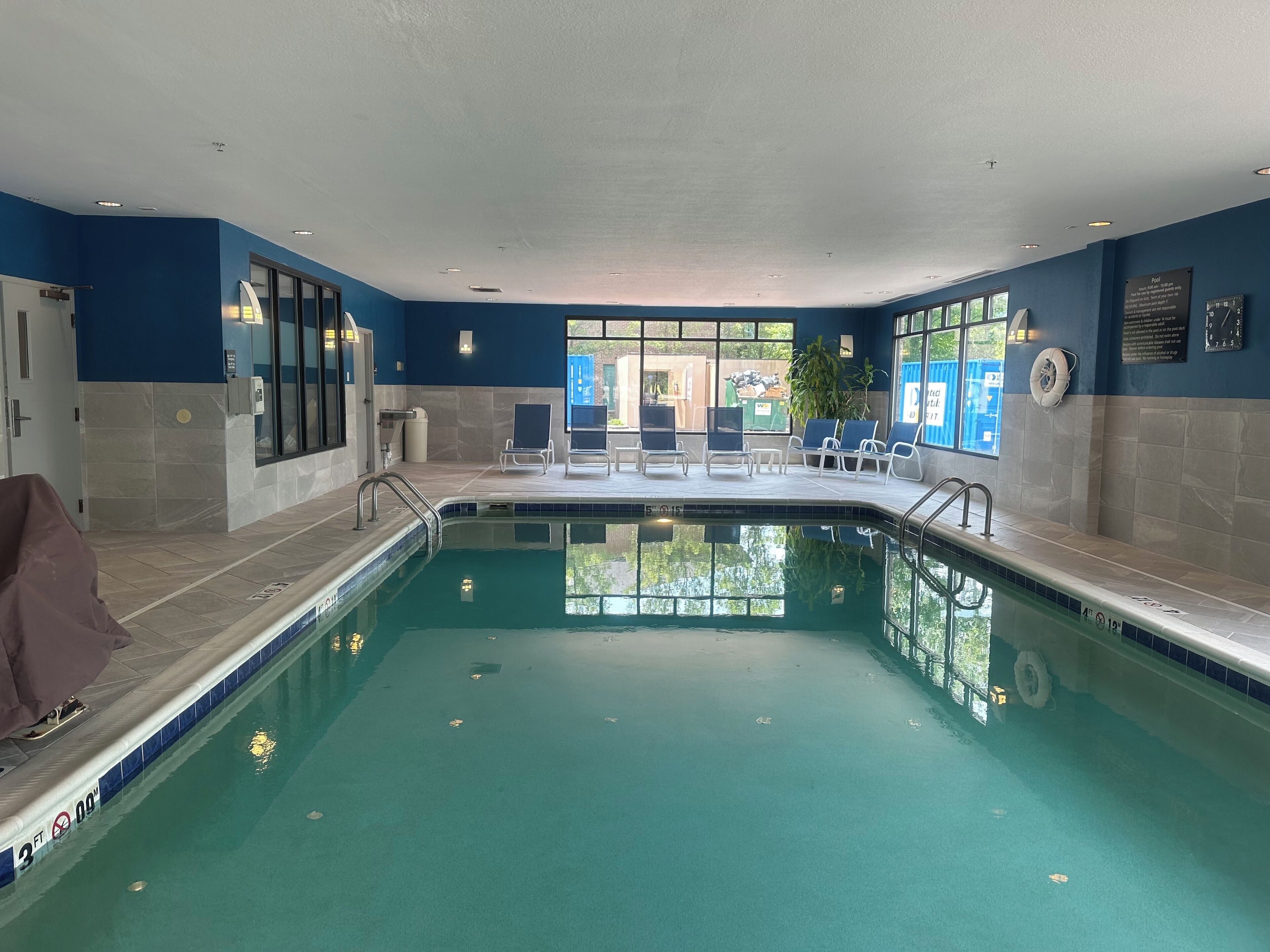 indoor pool, pool loungers