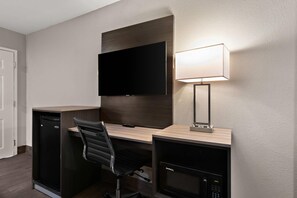 ستائر تعتيم وتجهيزات عازلة للصوت وواي فاي مجانًا وملاءات أسرّة