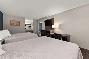 Suite, 2 Queen Beds, Non Smoking