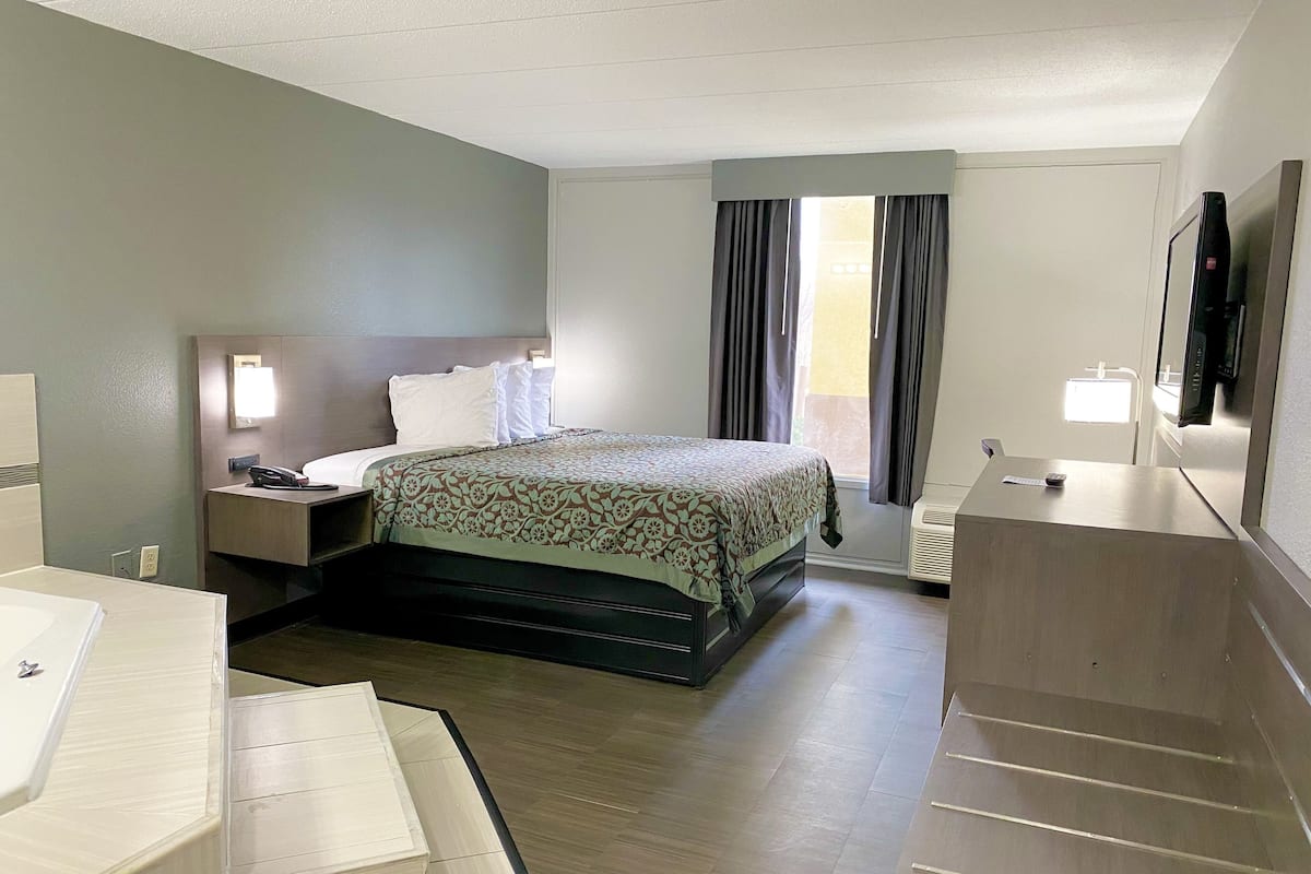 Desk, blackout drapes, iron/ironing board, free WiFi