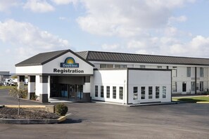 Exterior - Days Inn by Wyndham Sharonville (Sharonville)