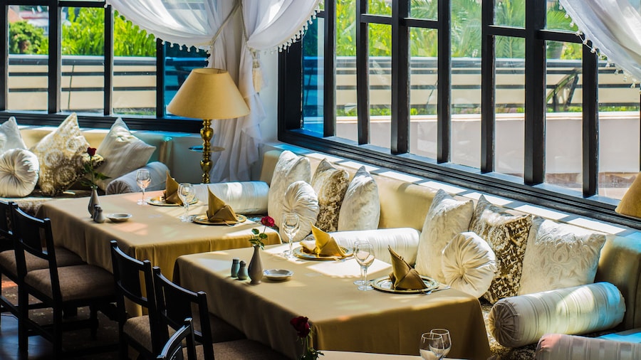 El Minzah Hotel