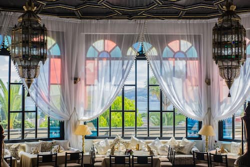 3 间餐厅,供应早餐、午餐和晚餐,国际美食