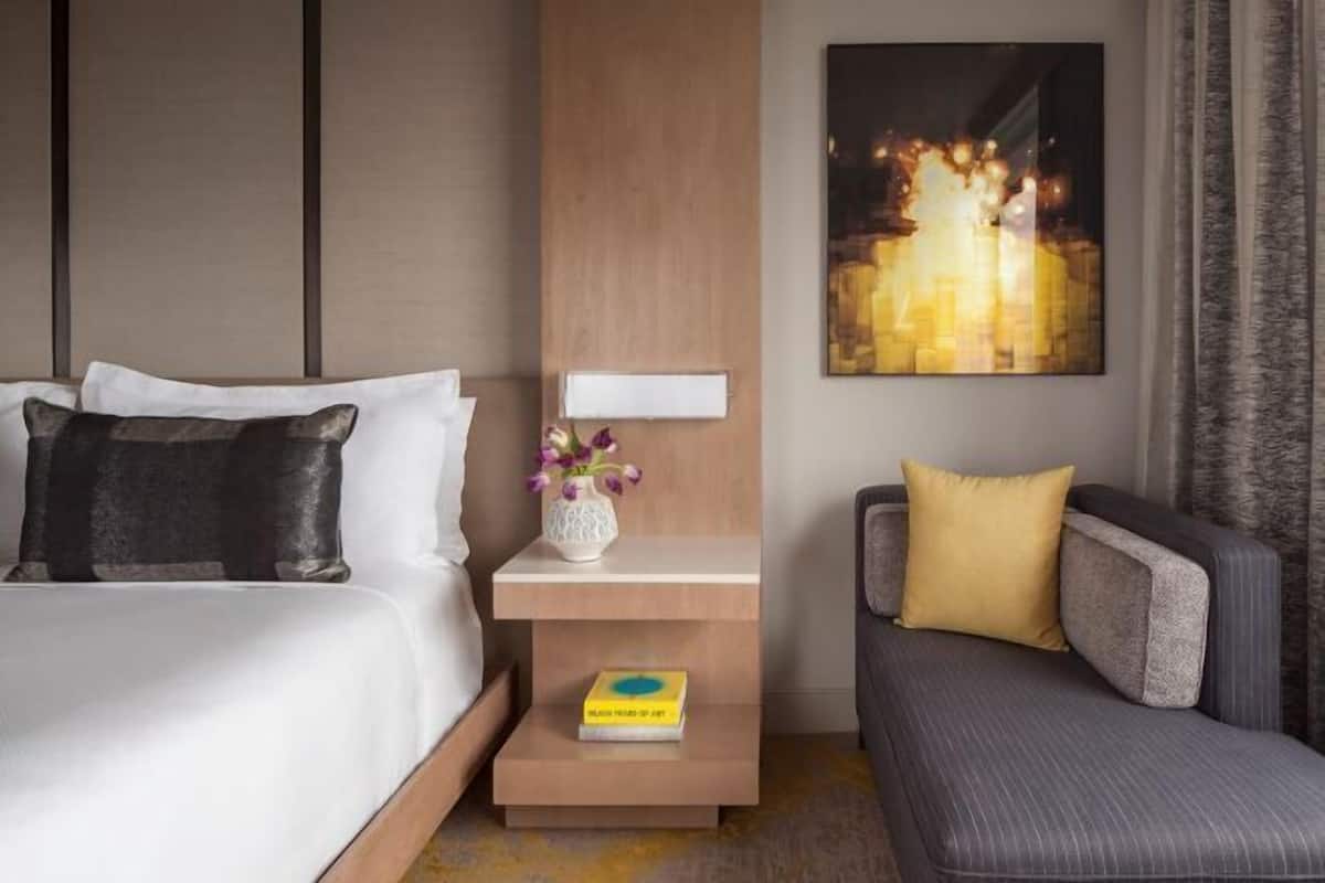 Caja fuerte, espacio para trabajar con un portátil, cortinas opacas