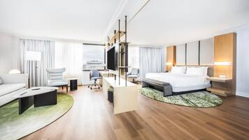 Studio Suite, 1 King Bed (Capitol View) | In-room safe, laptop workspace, blackout curtains, iron/ironing board