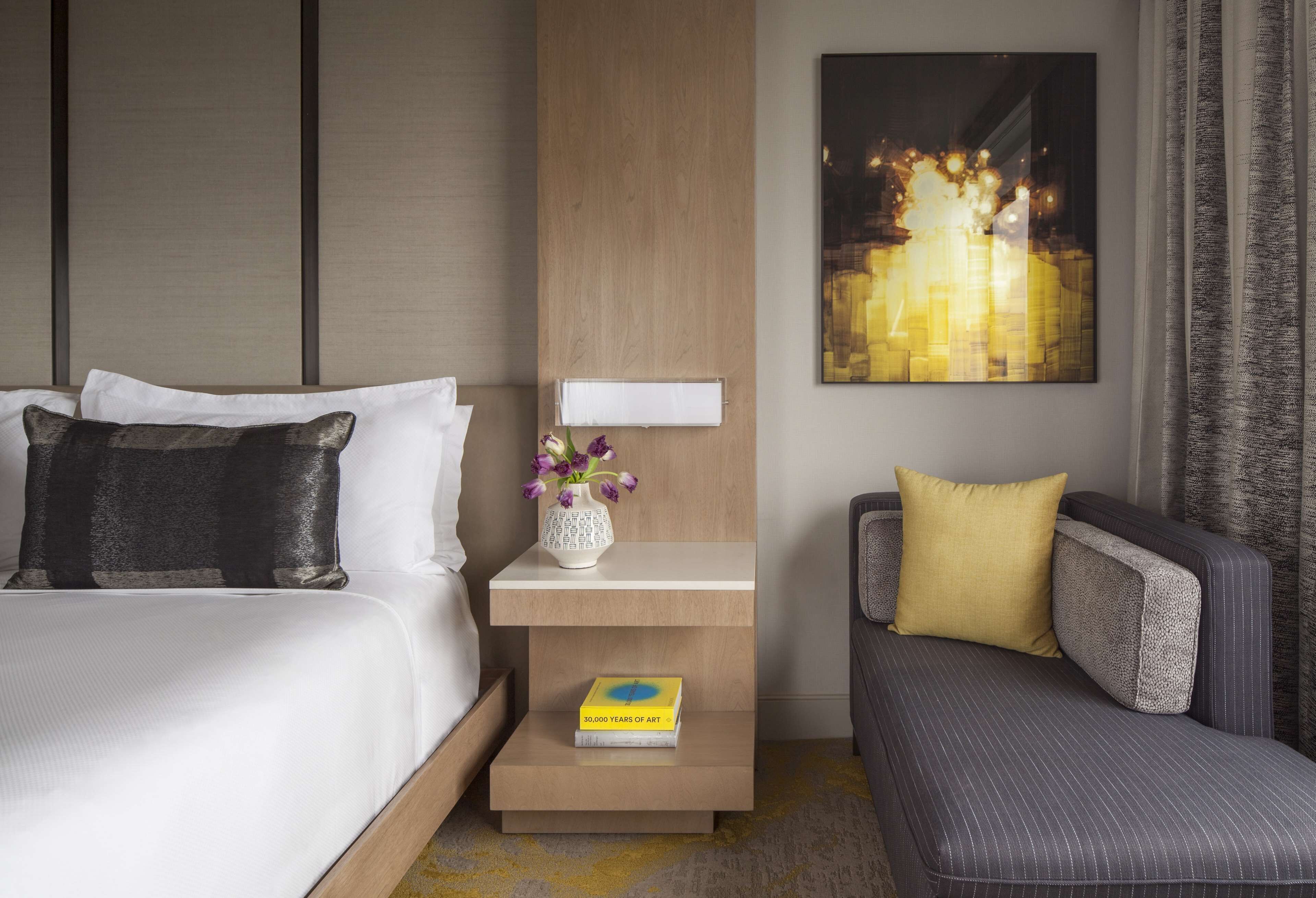 In-room safe, laptop workspace, blackout drapes, iron/ironing board