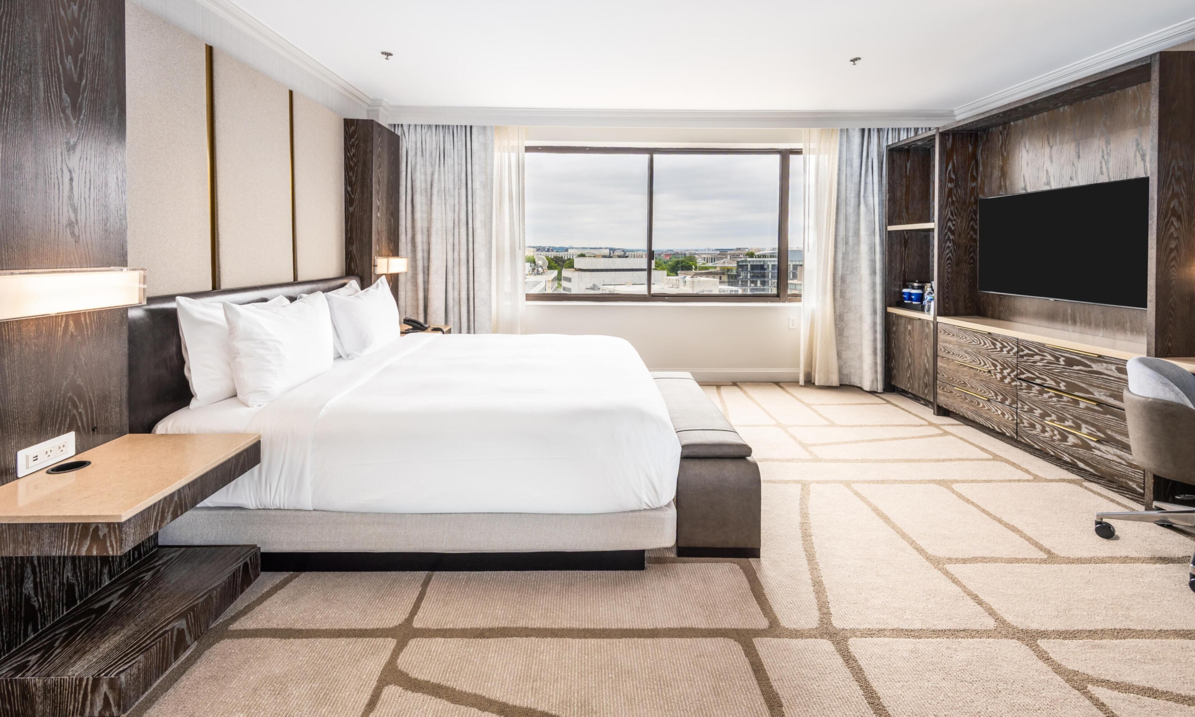 Suite Presidenziale, 1 letto king (Capitol View) | Una cassaforte in camera, postazione laptop, tende oscuranti