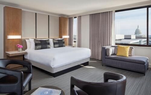 In-room safe, laptop workspace, blackout drapes, iron/ironing board