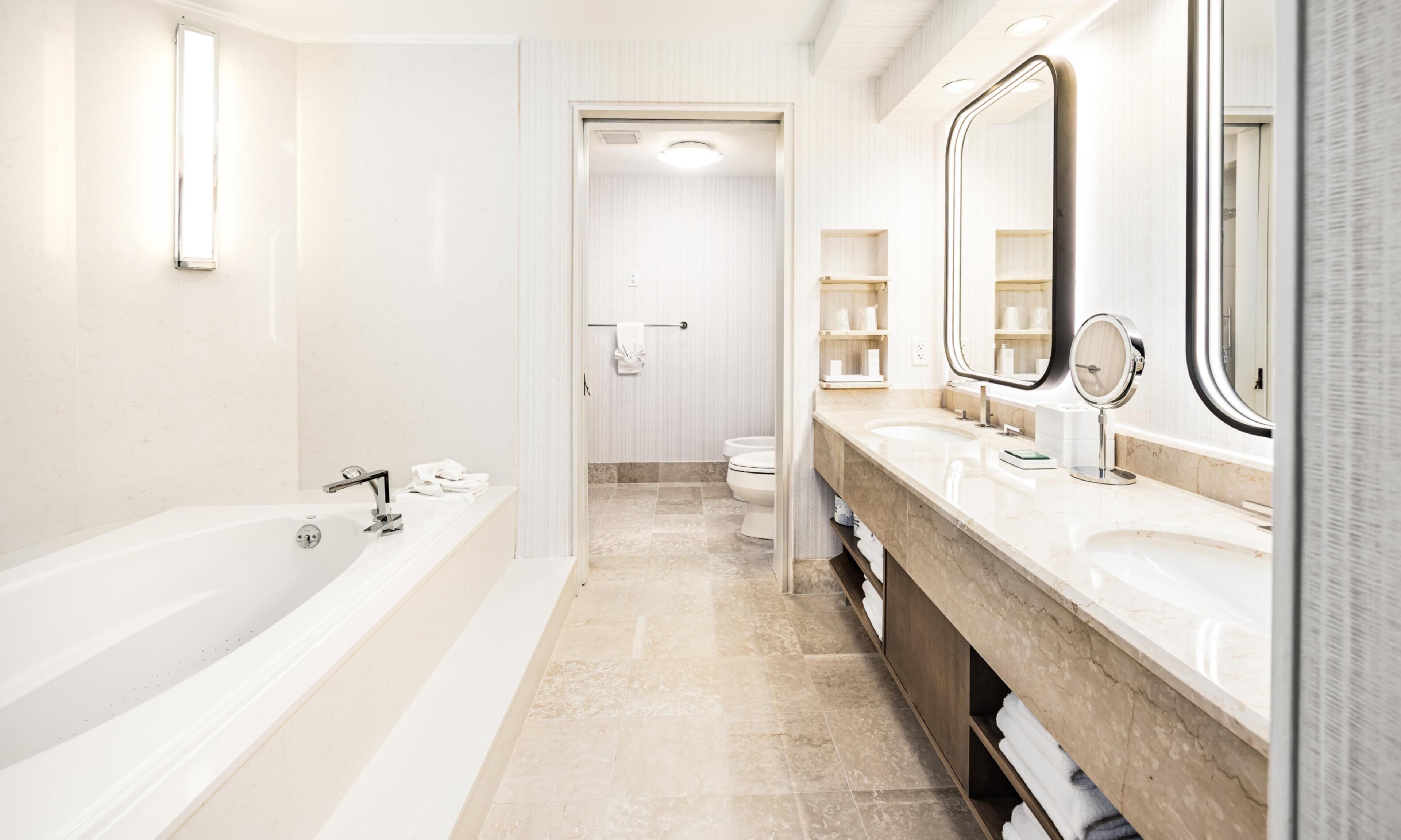 Presidential Suite, 1 King Bed (Capitol View) | Bathroom