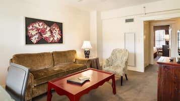 Frette Italian sheets, premium bedding, pillowtop beds, in-room safe