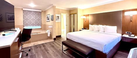 Standard Room, 1 King Bed, Non Smoking, Jetted Tub (Lower Level)