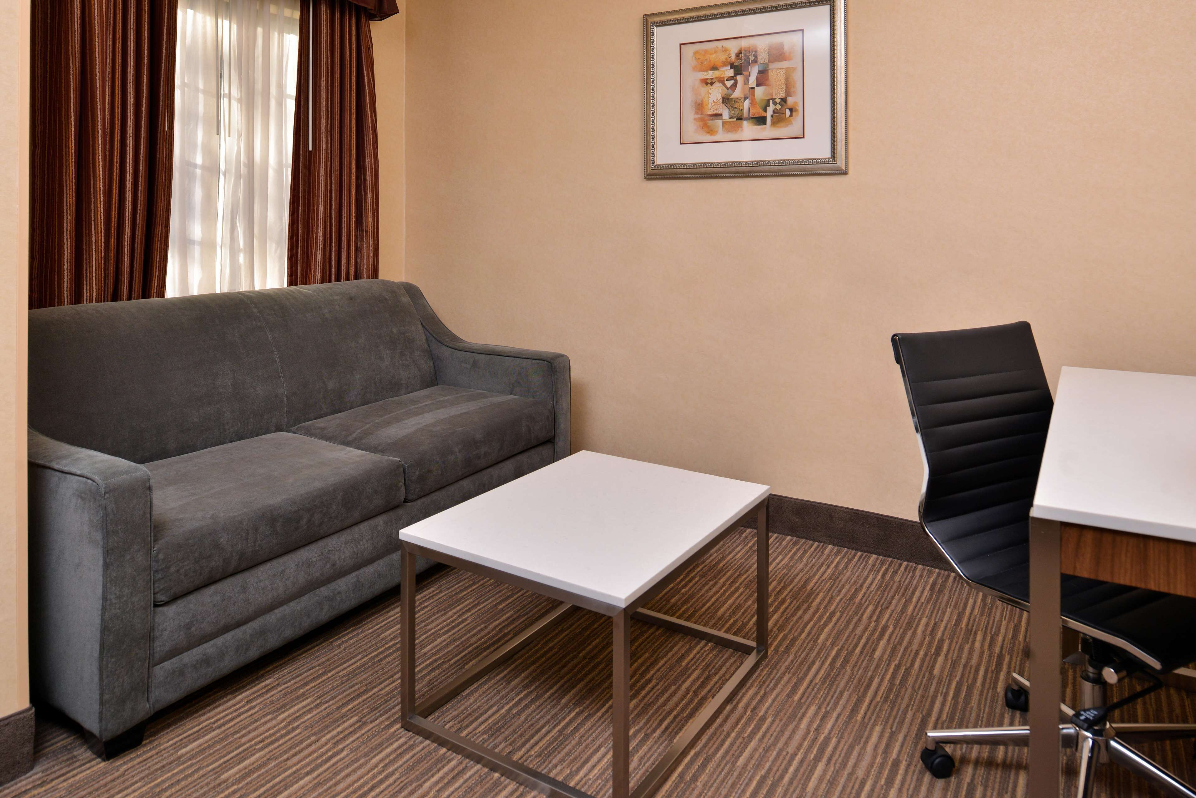 Photo - Best Western Hollywood Plaza Inn Hotel - Hollywood Walk of Fame LA