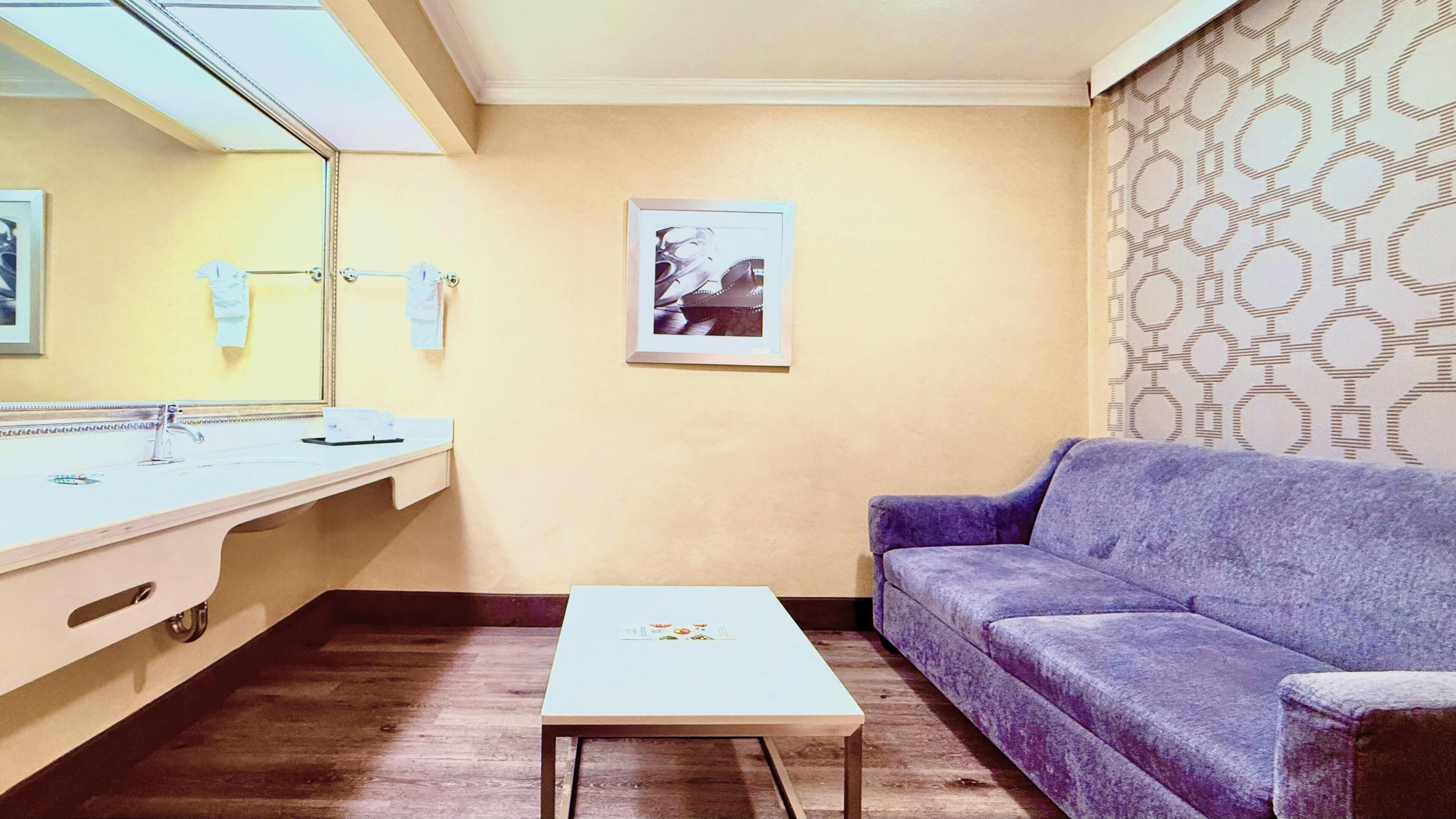 Photo - Best Western Hollywood Plaza Hotel - Walk of Fame Film City LA
