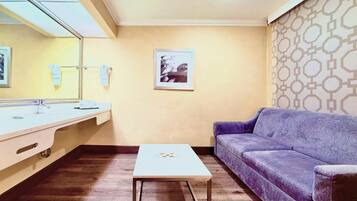 Standard Room, 1 King Bed, Non Smoking (with Sofabed) | In-room safe, desk, laptop workspace, blackout curtains