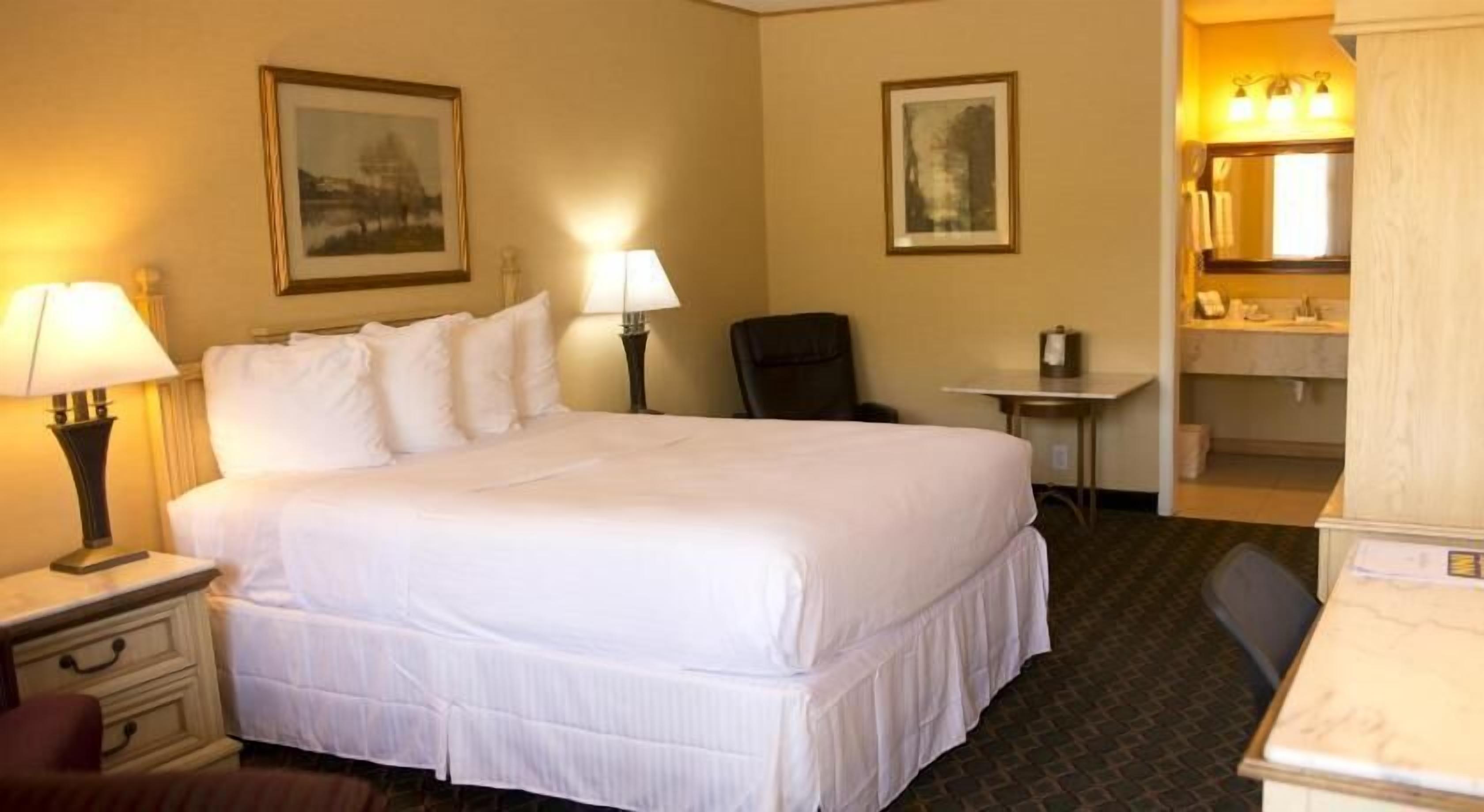 간이 침대, 무료 WiFi, 침대 시트, 알람 시계