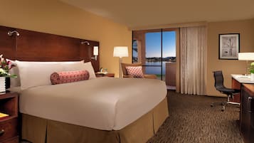 Caja de seguridad en la habitación y escritorio