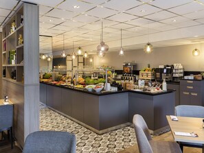 Breakfast, lunch, dinner served; French cuisine, alfresco dining  - Mercure Hotel Amsterdam West (Amsterdam)
