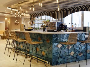Bar (on property) - Novotel Montpellier (Montpellier)