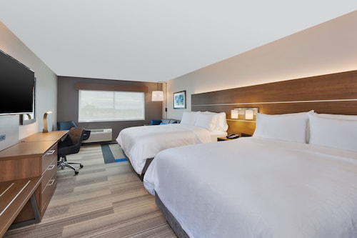 Holiday Inn Express & Suites Eau Claire West I-94 by IHG