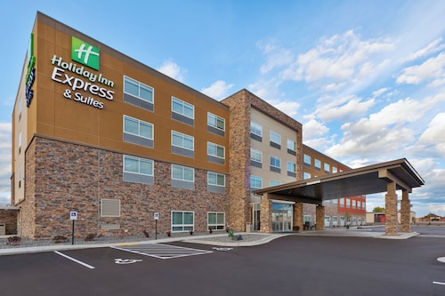 Holiday Inn Express & Suites Eau Claire West I-94 by IHG