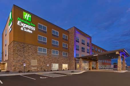 Exterior. Holiday Inn Express & Suites Eau Claire West I-94 by IHG