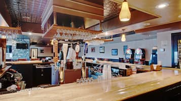 Bar (trong khuôn viên)