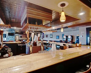 Bar (trong khuôn viên)