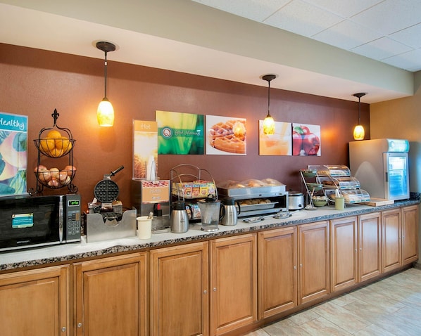 Free daily full breakfast - Quality Inn Beckley (Beckley)