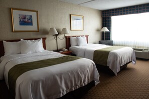 In-room safe, desk, blackout drapes, iron/ironing board - Quality Inn Beckley (Beckley)