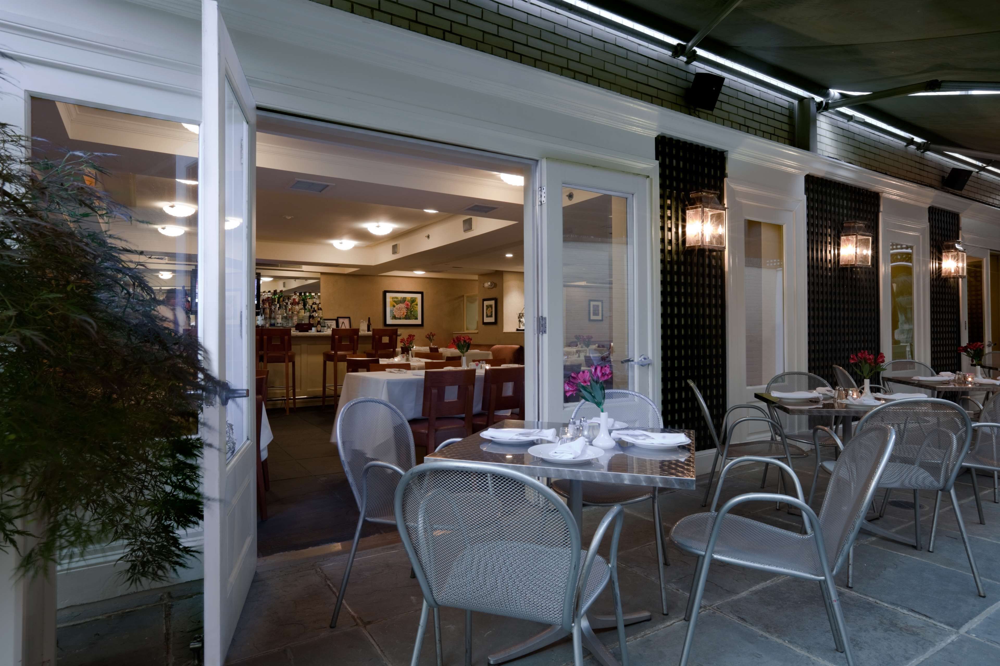 Foto - State Plaza Hotel