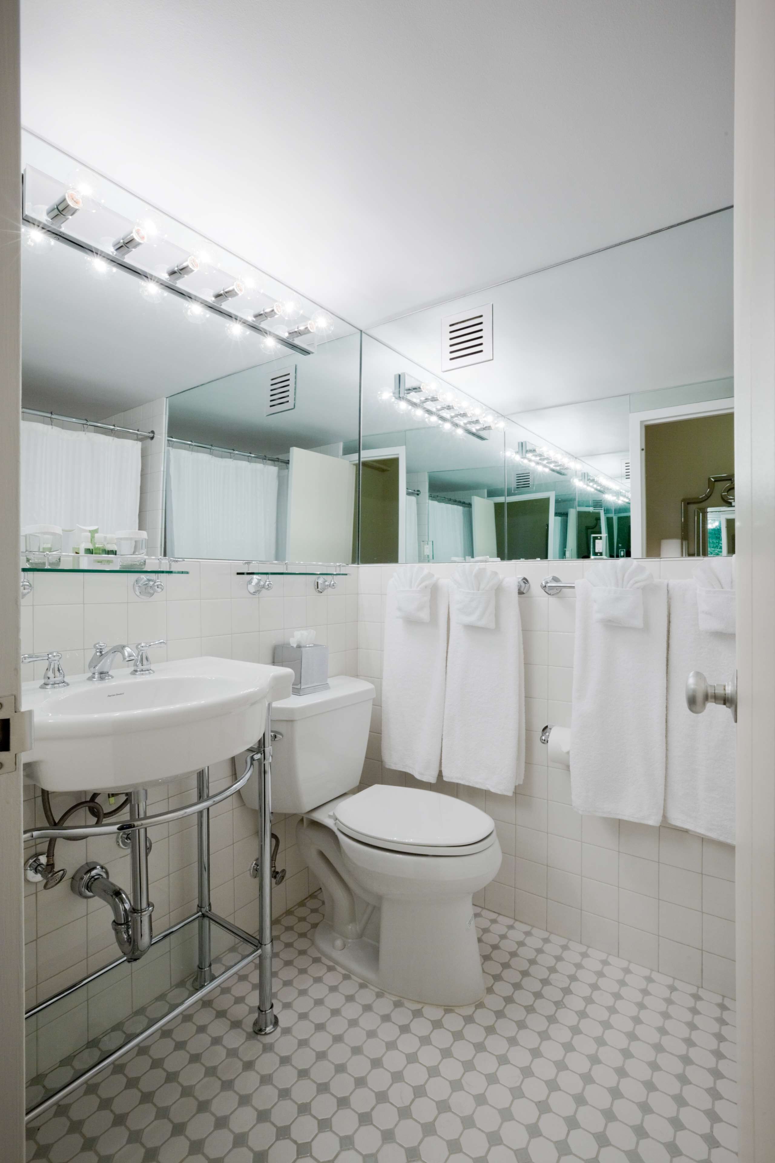 Foto - State Plaza Hotel