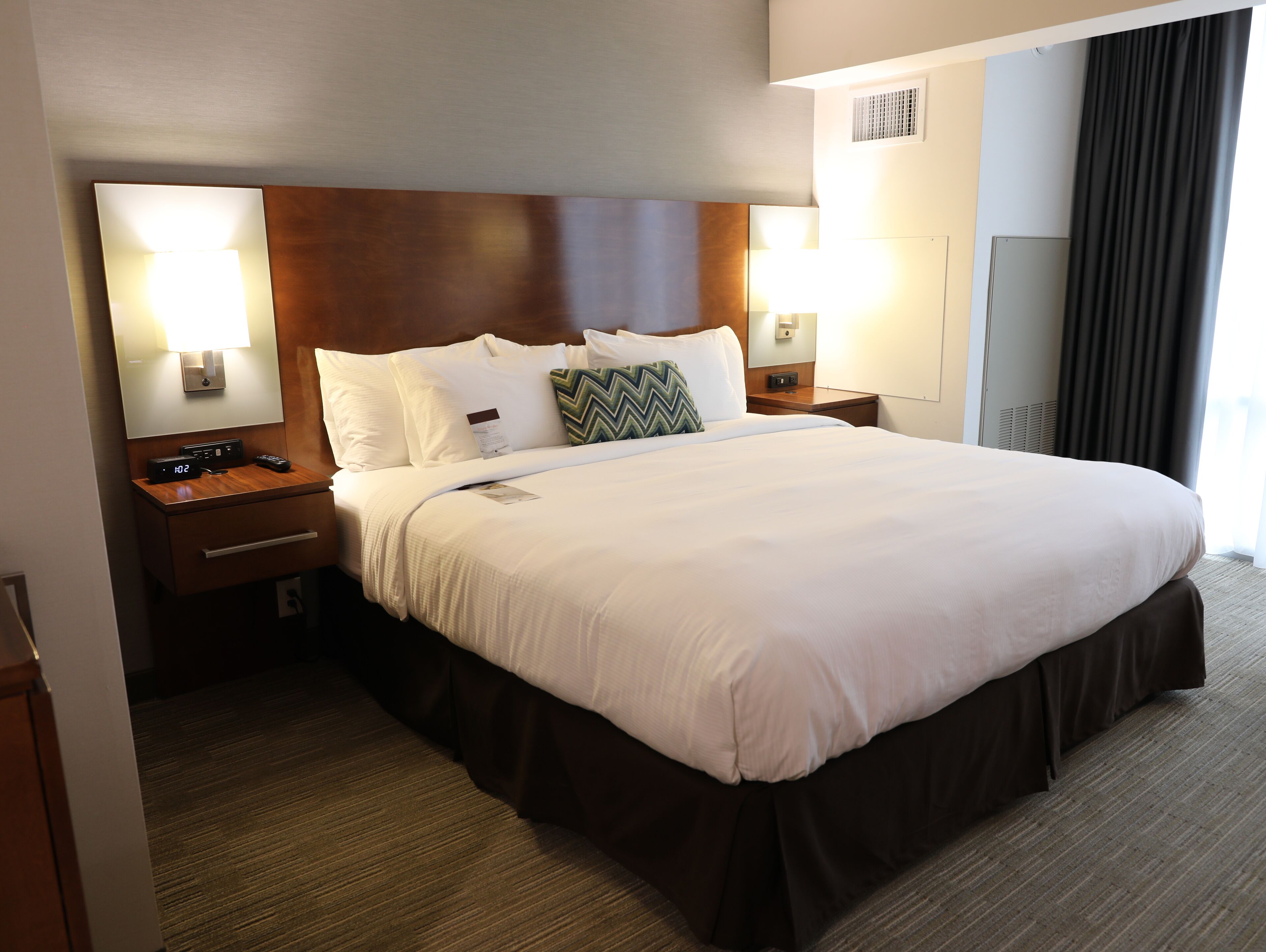 3 bedrooms, in-room safe, individually decorated, individually furnished