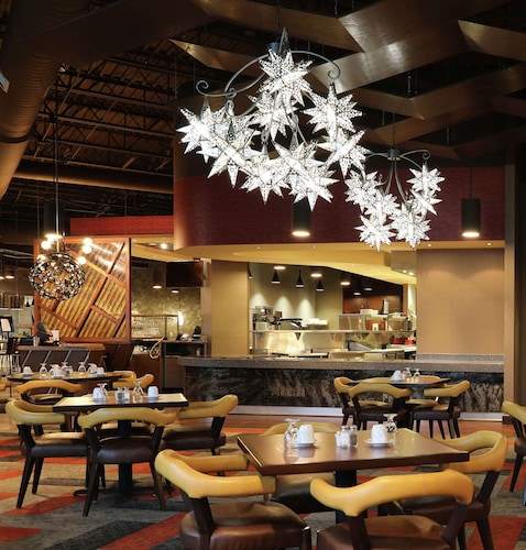 DoubleTree by Hilton Omaha Southwest