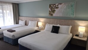 Club Triple Room | Iron/ironing board, free WiFi, bed sheets