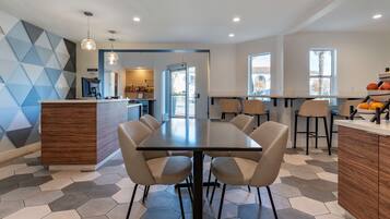 Esmorzar diari continental gratuït