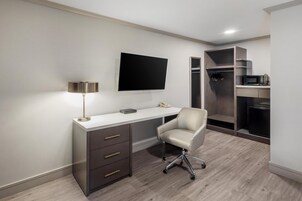 Ropa de cama de alta calidad y escritorio 