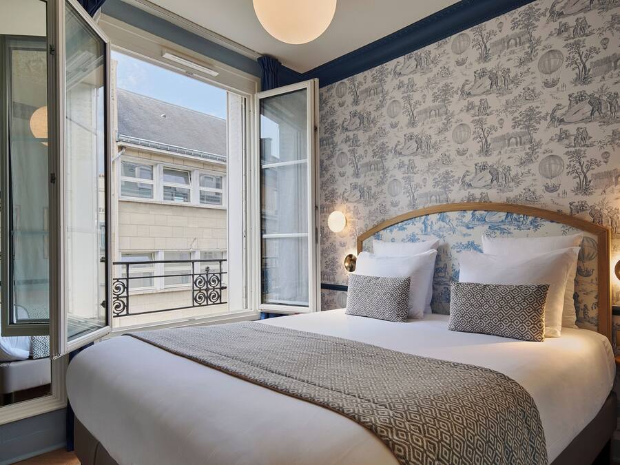 Classic Double Room | Peti besi dalam bilik, meja, kalis bunyi, seterika/papan seterika