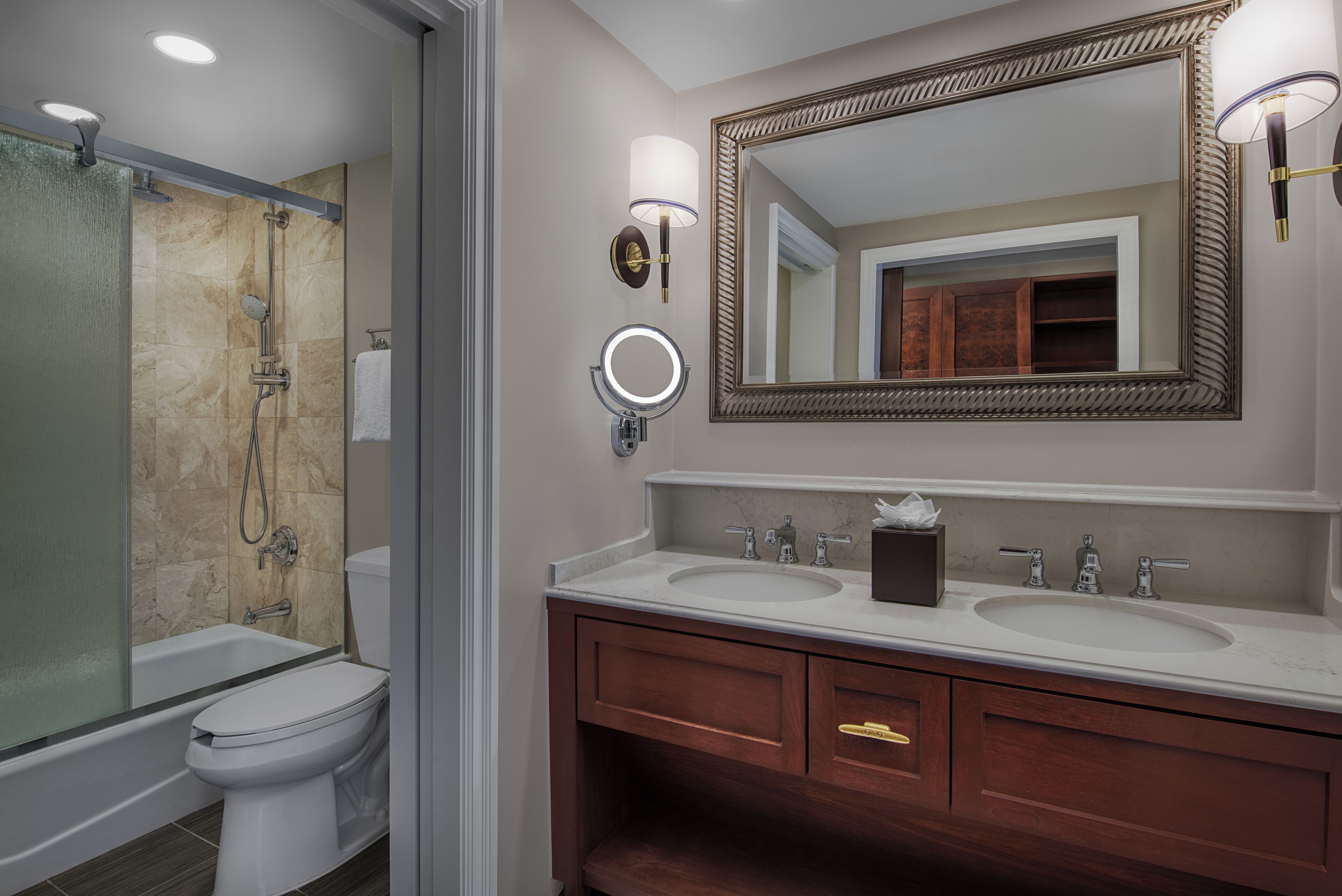 Disney's Yacht Club Resort, Orlando: Hotel Reviews, Rooms & Prices