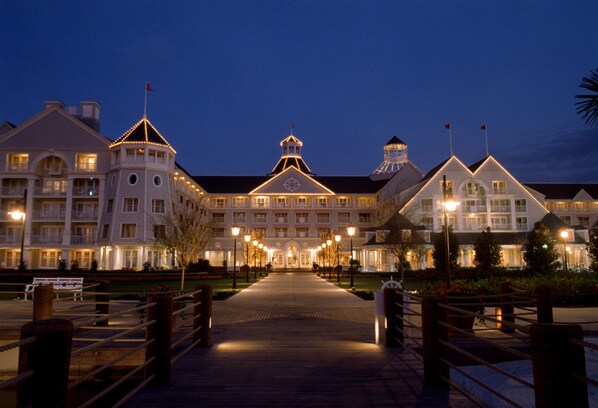 Front of property - evening/night