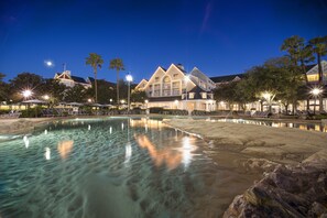 5 outdoor pools