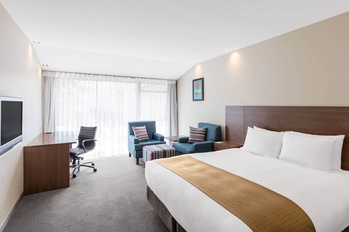 1 phòng ngủ, bộ đồ giường cao cấp, minibar, két bảo mật tại phòng